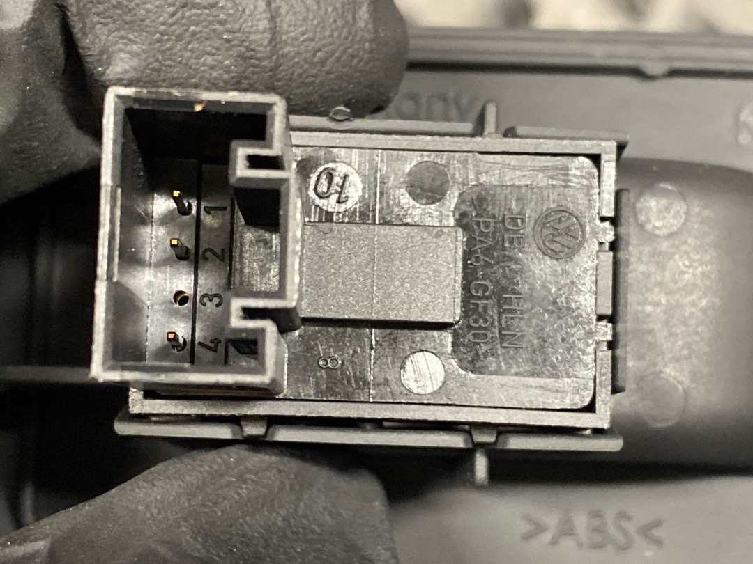 Кнопка стеклоподъемника, 890 рублей, Красноярск