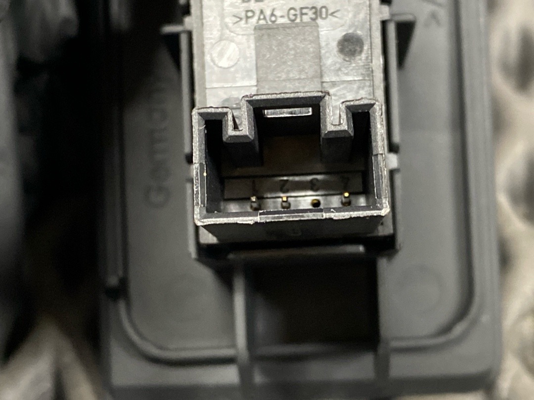 Кнопка стеклоподъемника, 890 рублей, Красноярск