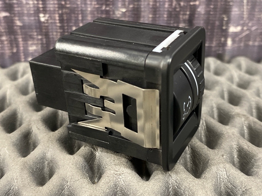 Кнопка яркости подсветки, 520 рублей, Красноярск