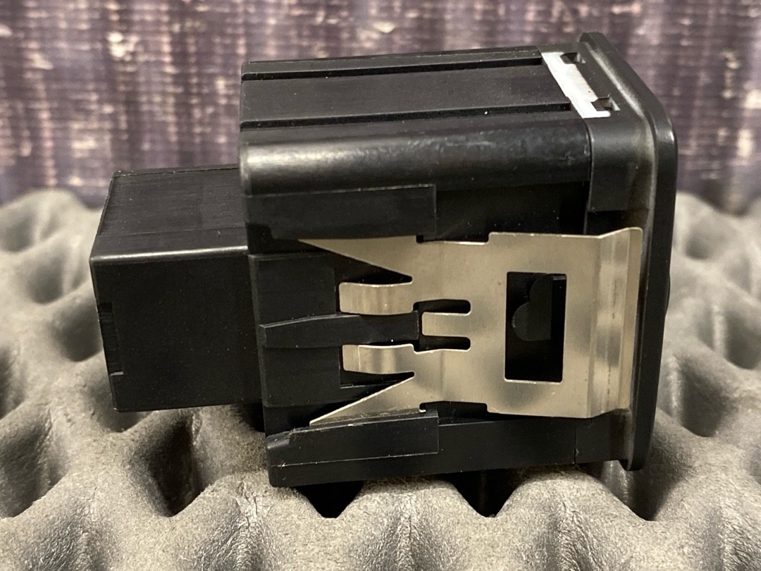 Кнопка яркости подсветки, 520 рублей, Красноярск