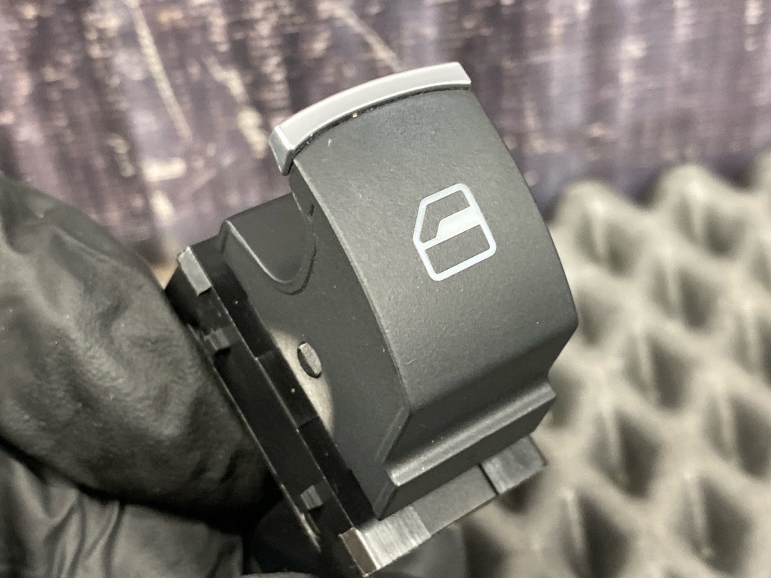 Кнопка стеклоподъемника, 620 рублей, Красноярск