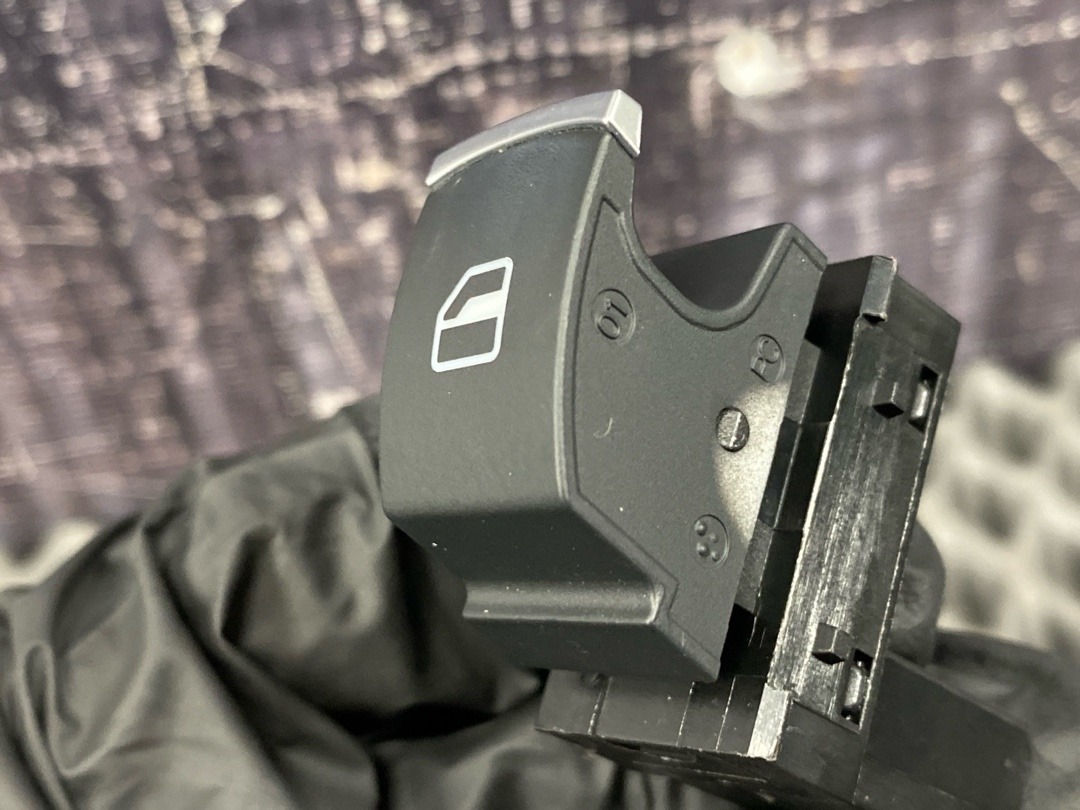 Кнопка стеклоподъемника, 620 рублей, Красноярск