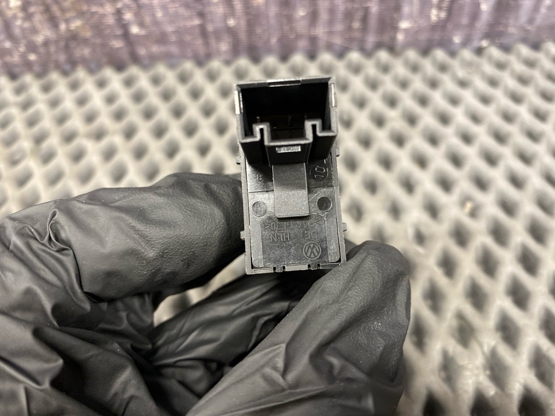 Кнопка стеклоподъемника, 620 рублей, Красноярск