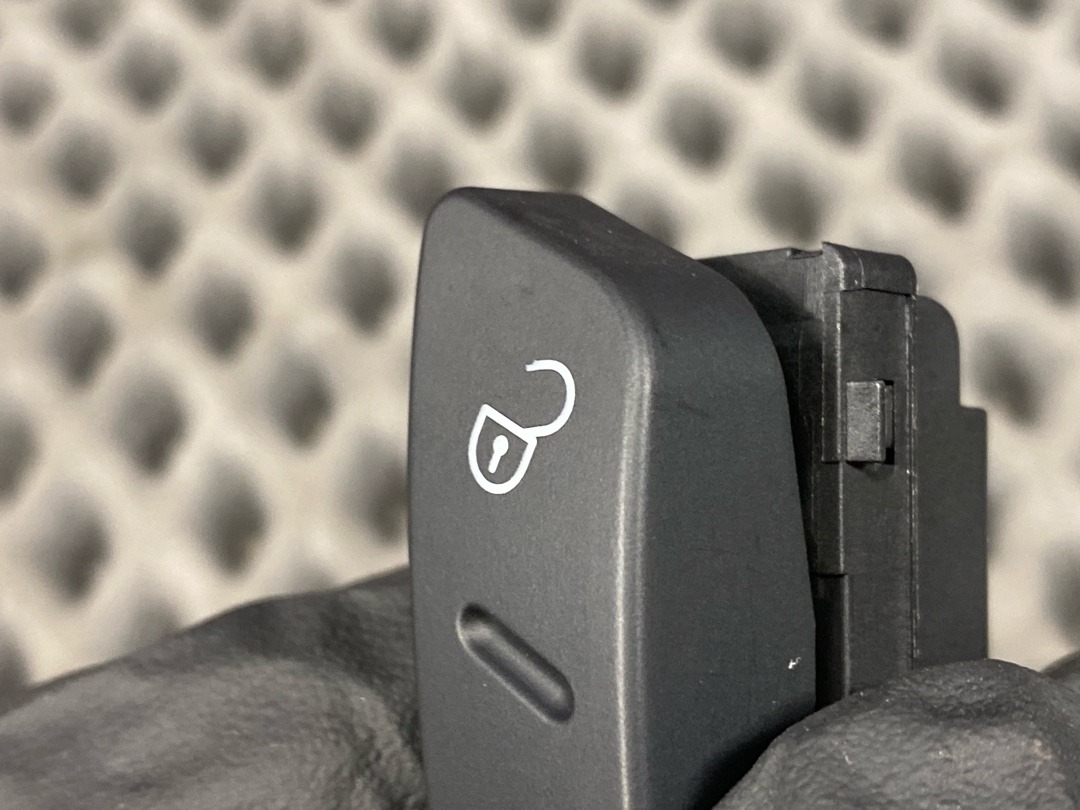 Кнопка центрального замка, 660 рублей, Красноярск