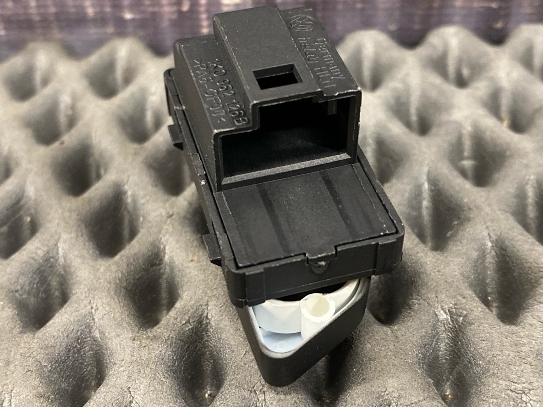 Кнопка центрального замка, 660 рублей, Красноярск