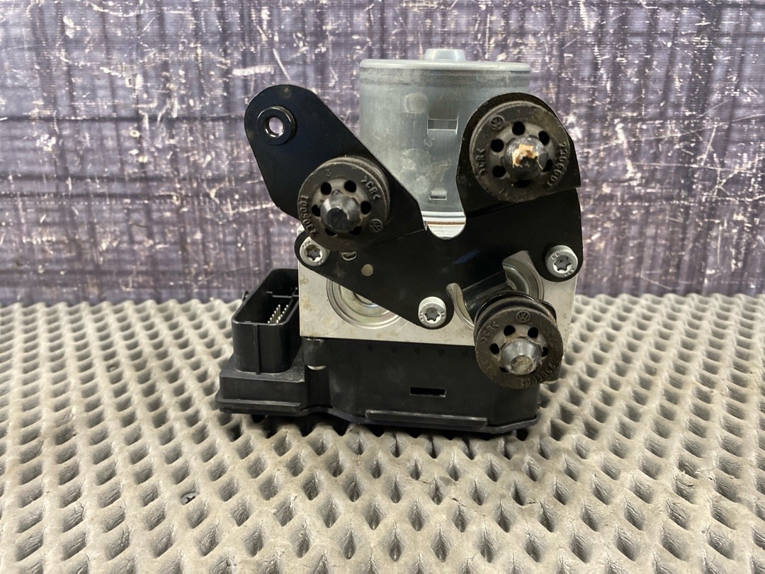 Блок ABS, 19840 рублей, Красноярск