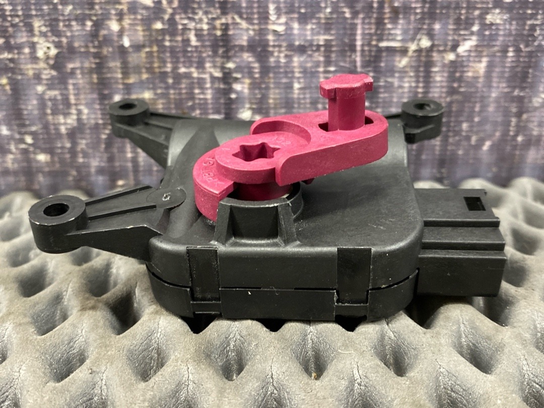 Мотор заслонки печки, 1470 рублей, Красноярск