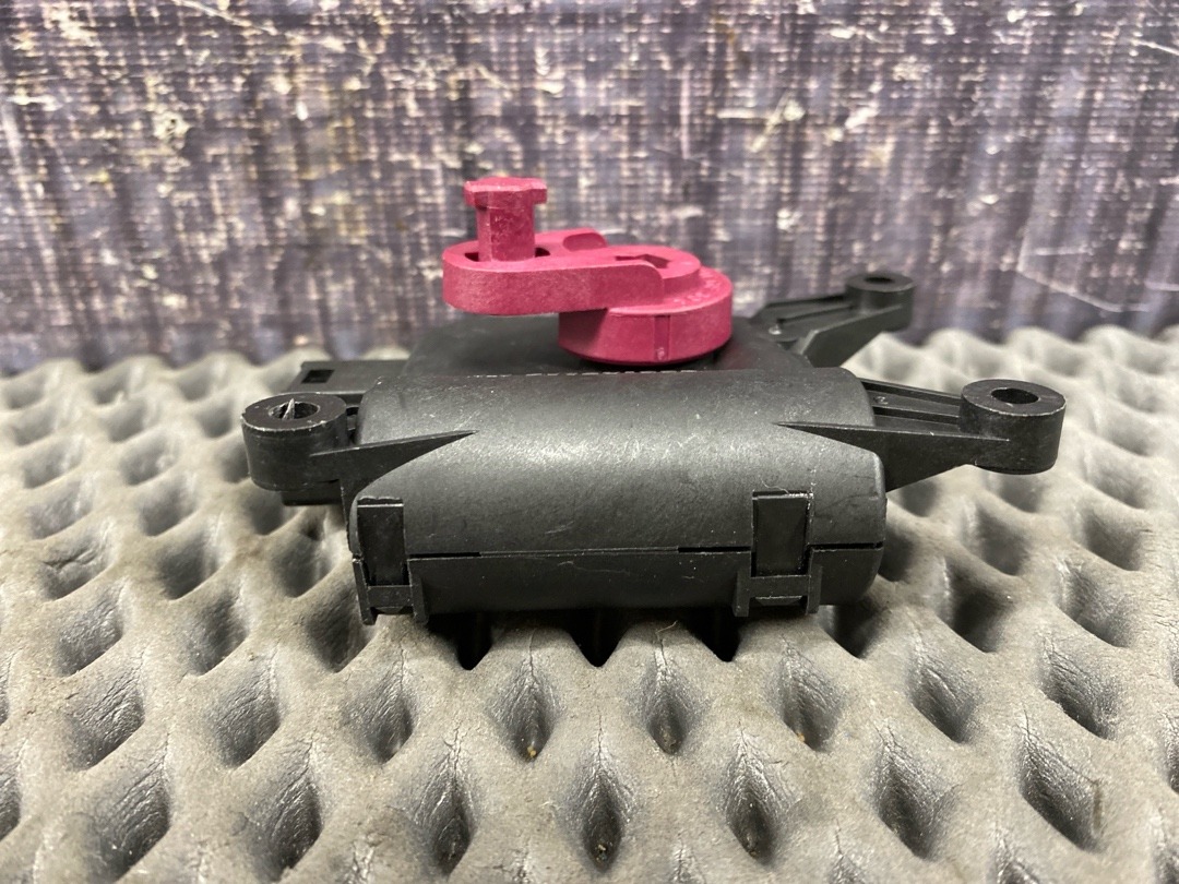 Мотор заслонки печки, 1470 рублей, Красноярск