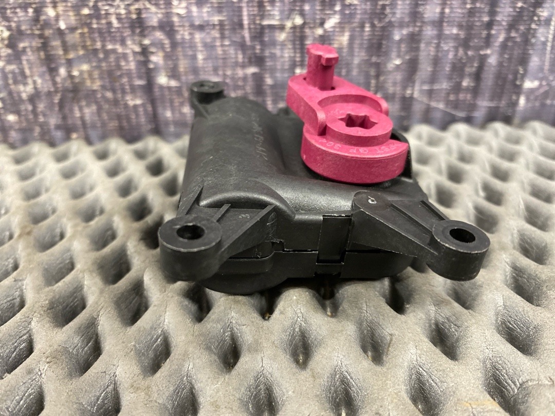 Мотор заслонки печки, 1470 рублей, Красноярск