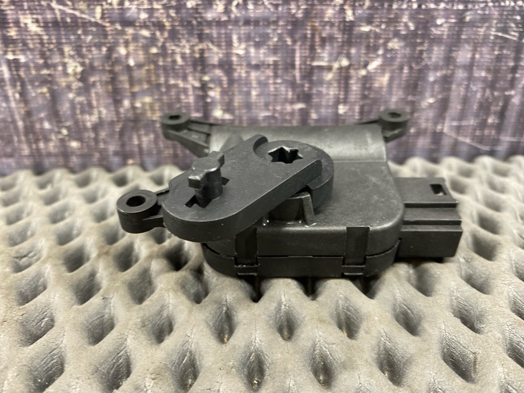 Мотор заслонки печки, 1470 рублей, Красноярск