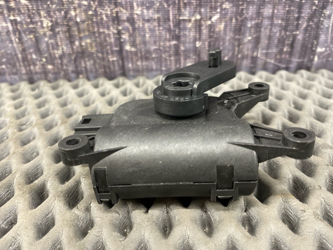 Мотор заслонки печки, 1470 рублей, Красноярск