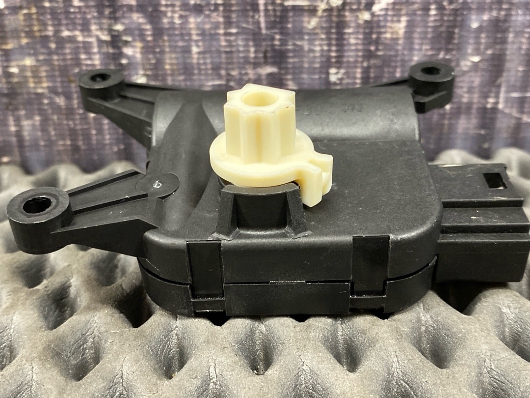 Мотор заслонки печки, 1470 рублей, Красноярск