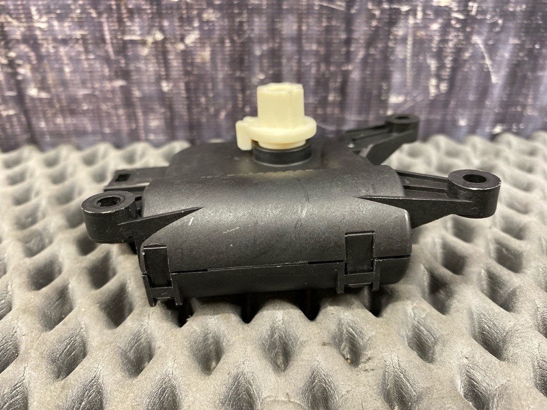 Мотор заслонки печки, 1470 рублей, Красноярск