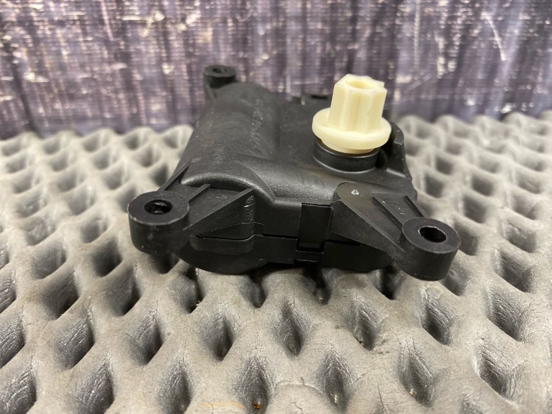 Мотор заслонки печки, 1470 рублей, Красноярск