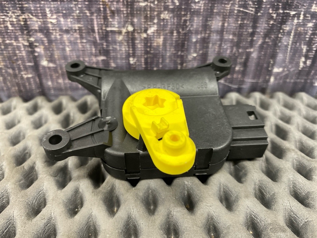 Мотор заслонки печки, 1470 рублей, Красноярск