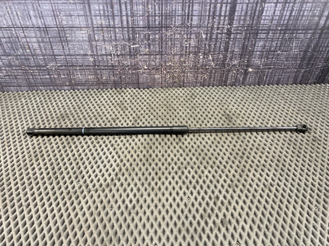 Амортизатор капота, 1040 рублей, Красноярск