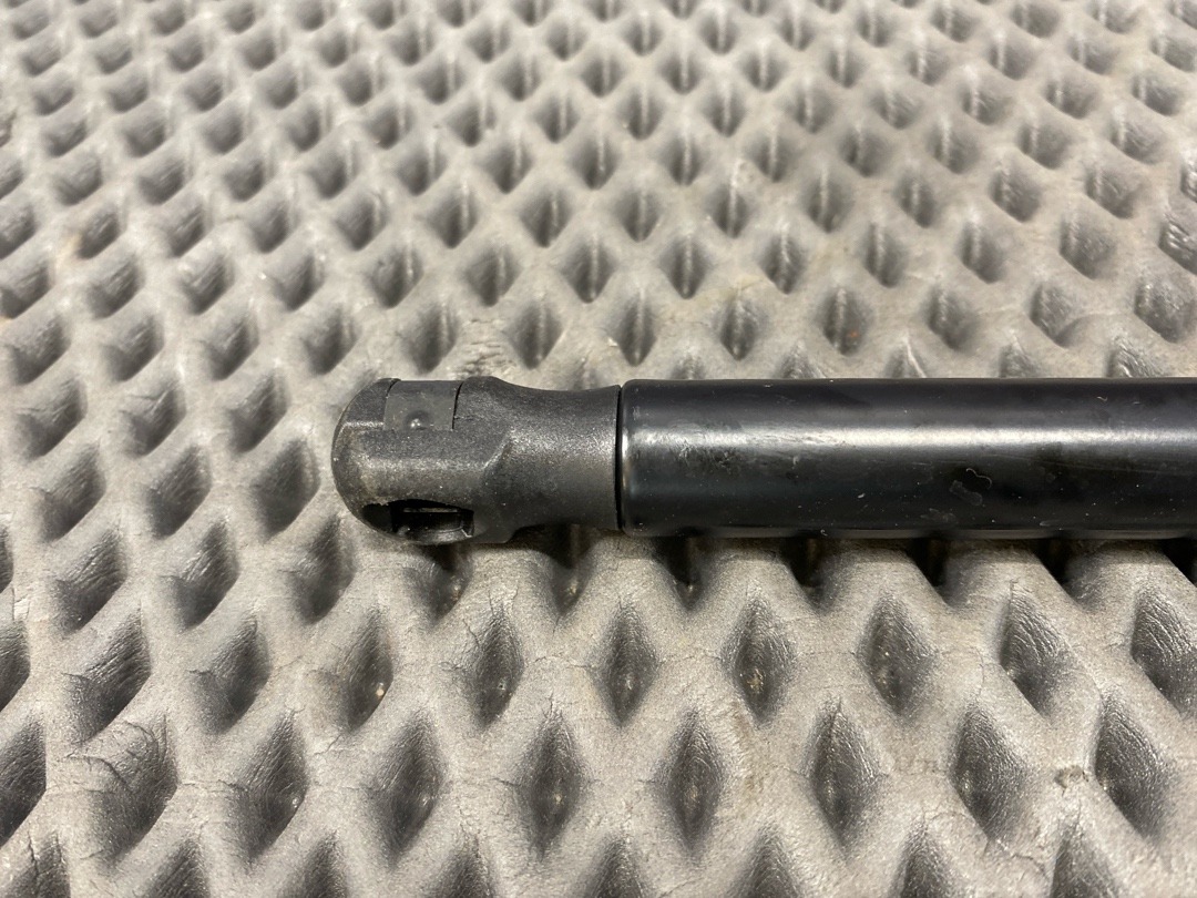 Амортизатор капота, 1040 рублей, Красноярск