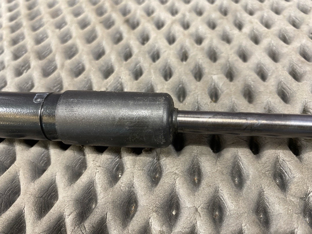 Амортизатор капота, 1040 рублей, Красноярск