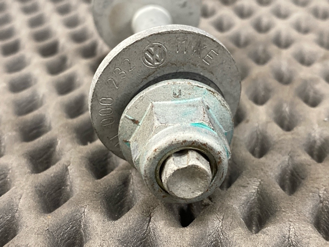 Болт развальный, 710 рублей, Красноярск