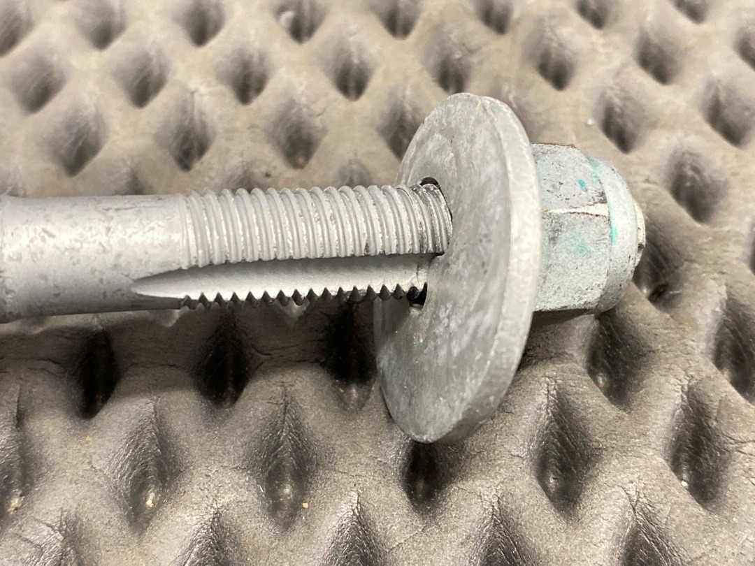 Болт развальный, 710 рублей, Красноярск