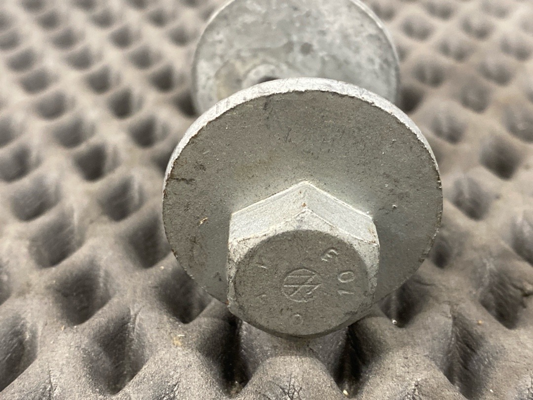 Болт развальный, 710 рублей, Красноярск