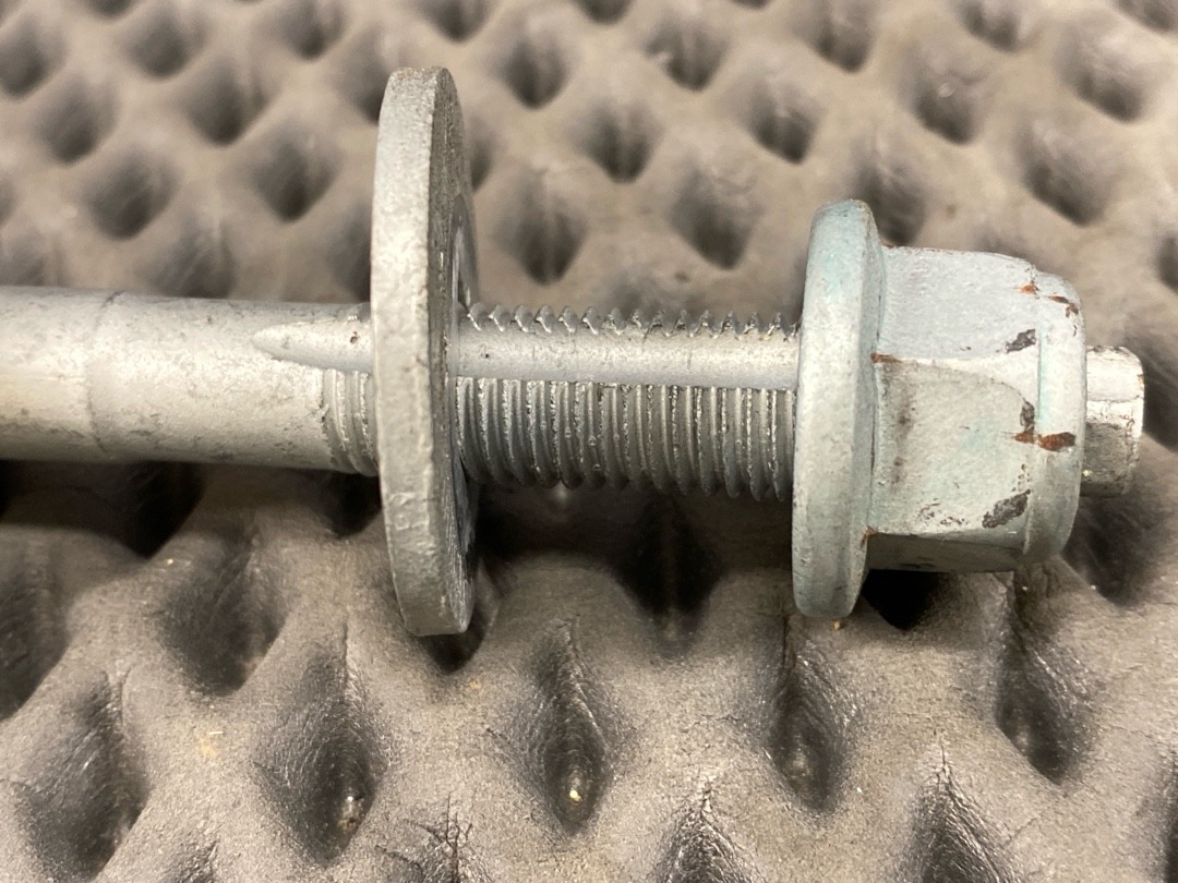 Болт развальный, 710 рублей, Красноярск