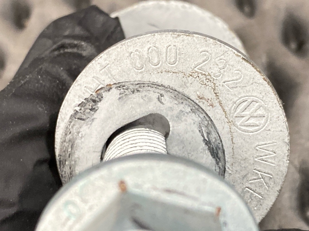 Болт развальный, 710 рублей, Красноярск