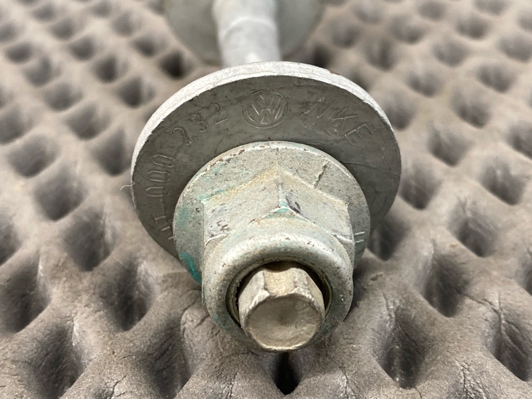 Болт развальный, 710 рублей, Красноярск