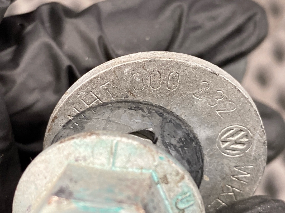 Болт развальный, 710 рублей, Красноярск