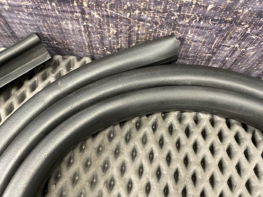 Подкапотный уплотнитель, 2960 рублей, Красноярск