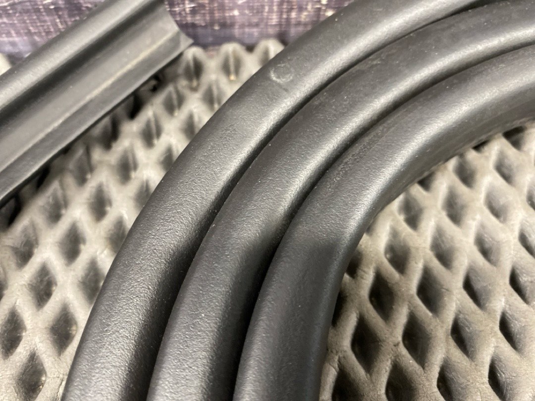 Подкапотный уплотнитель, 2960 рублей, Красноярск