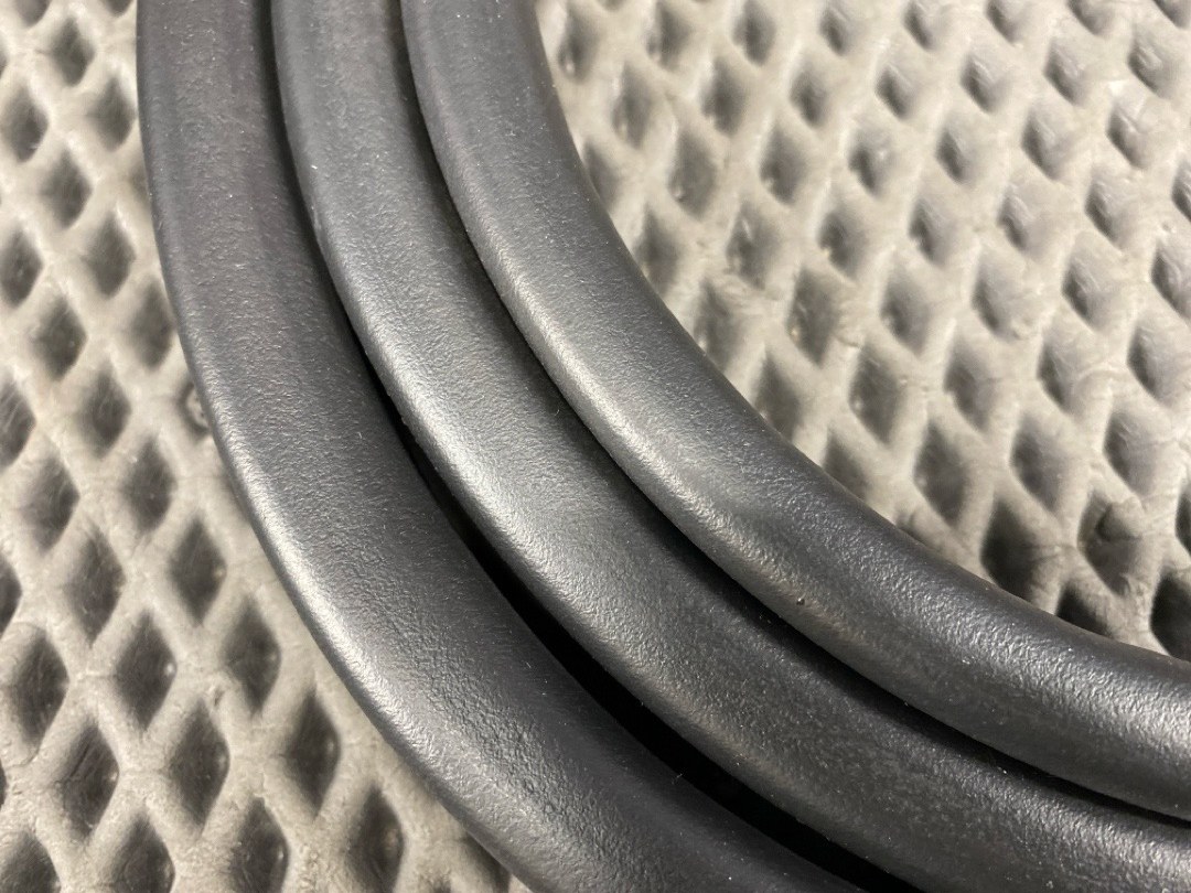 Подкапотный уплотнитель, 2960 рублей, Красноярск