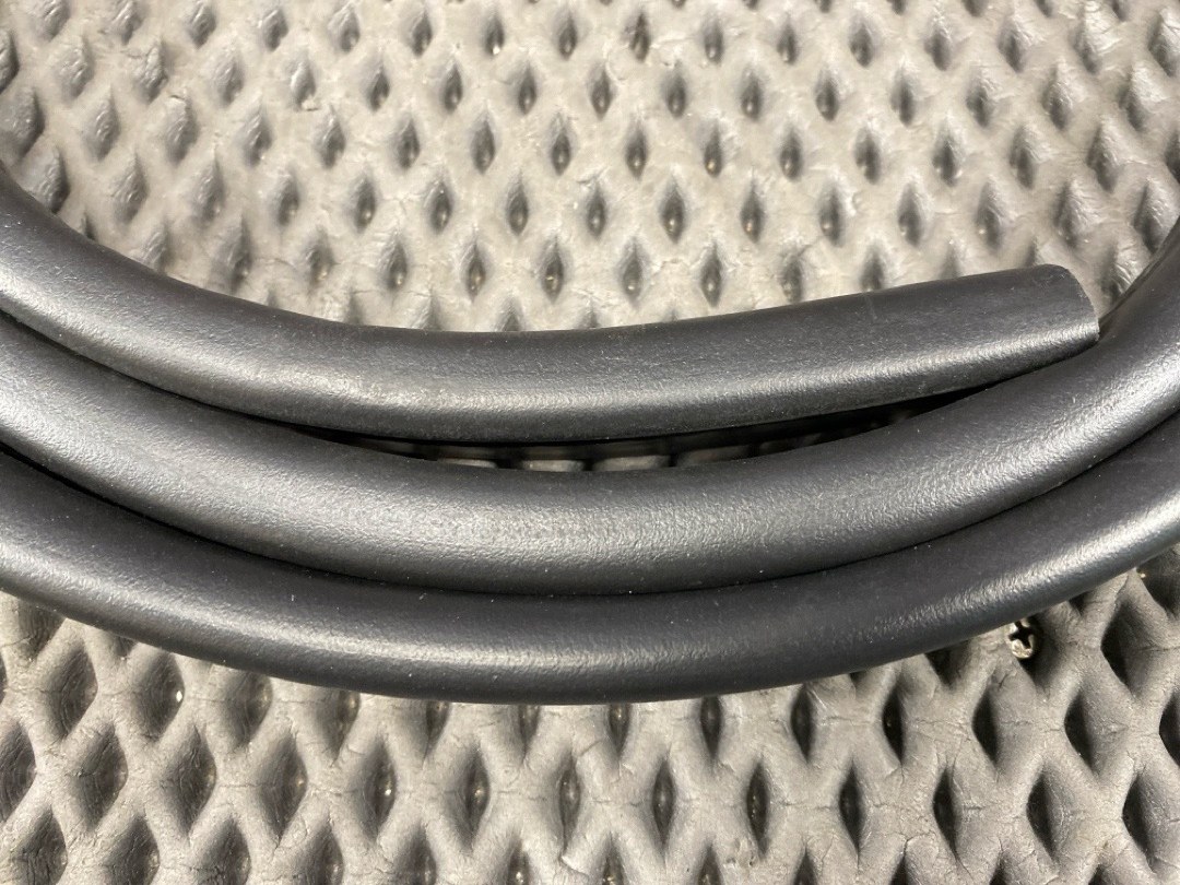 Подкапотный уплотнитель, 2960 рублей, Красноярск