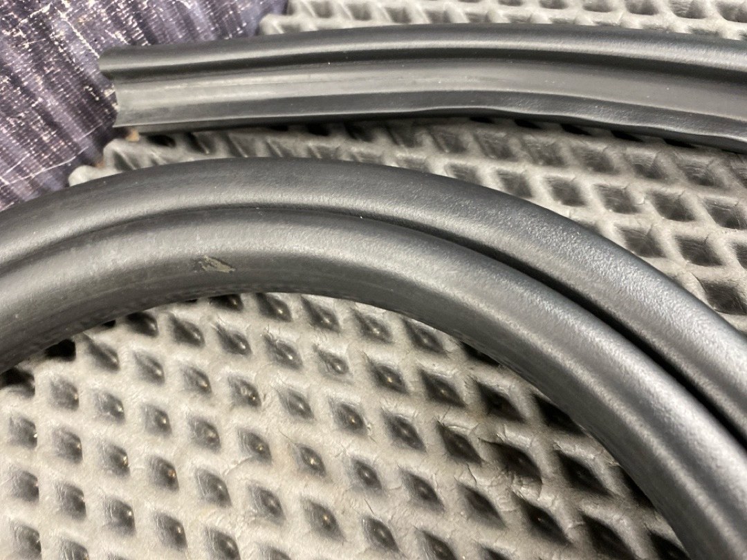 Подкапотный уплотнитель, 2960 рублей, Красноярск