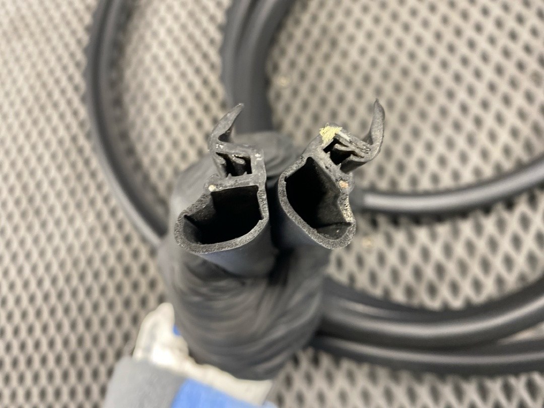 Подкапотный уплотнитель, 2960 рублей, Красноярск