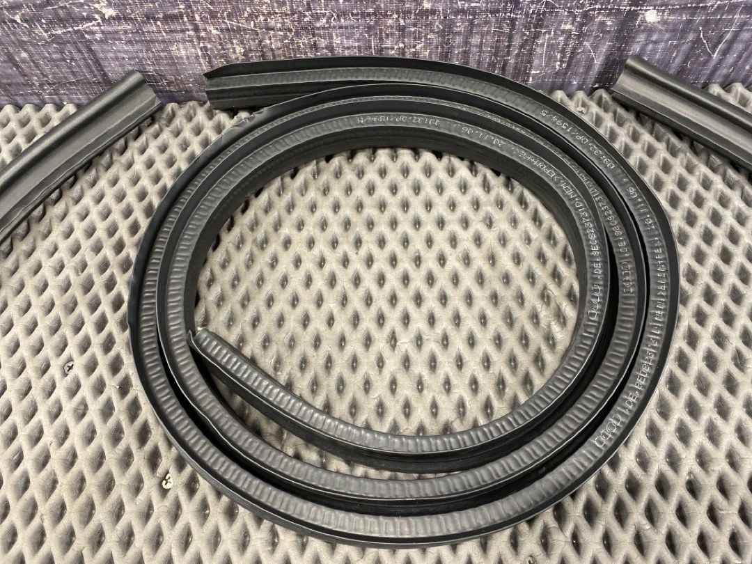 Подкапотный уплотнитель, 2960 рублей, Красноярск