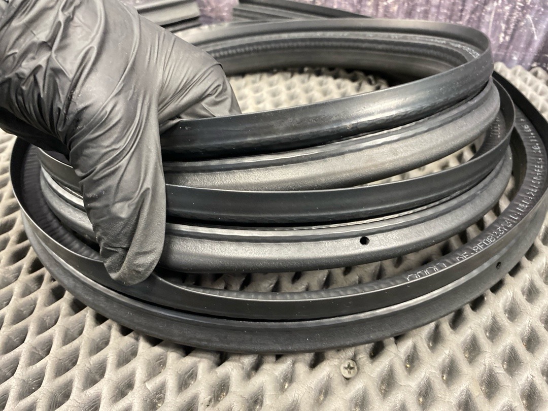 Подкапотный уплотнитель, 2960 рублей, Красноярск