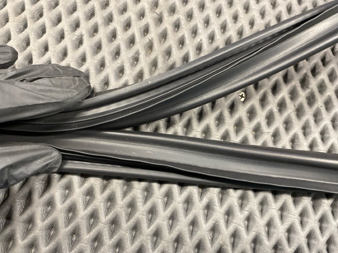 Подкапотный уплотнитель, 2960 рублей, Красноярск