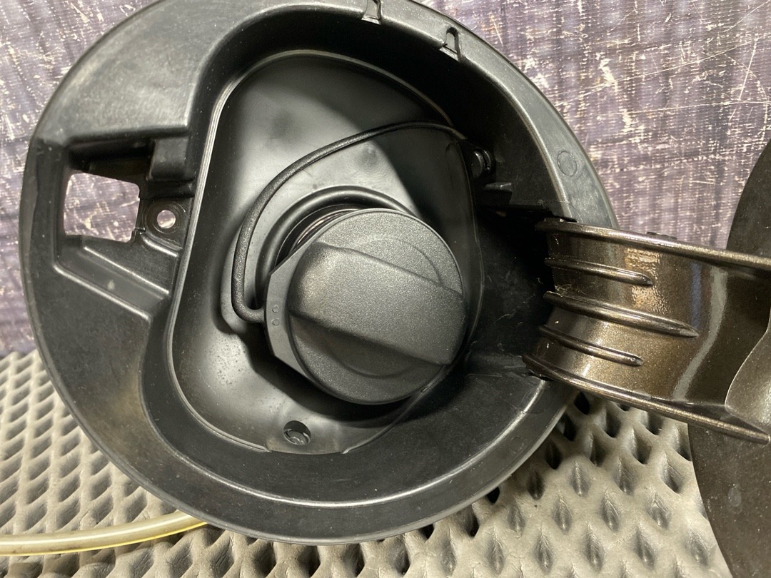 Лючок бензобака, 3360 рублей, Красноярск