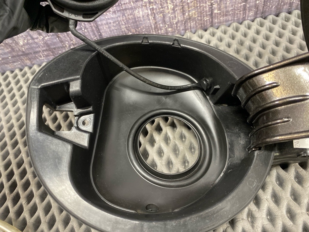 Лючок бензобака, 3360 рублей, Красноярск