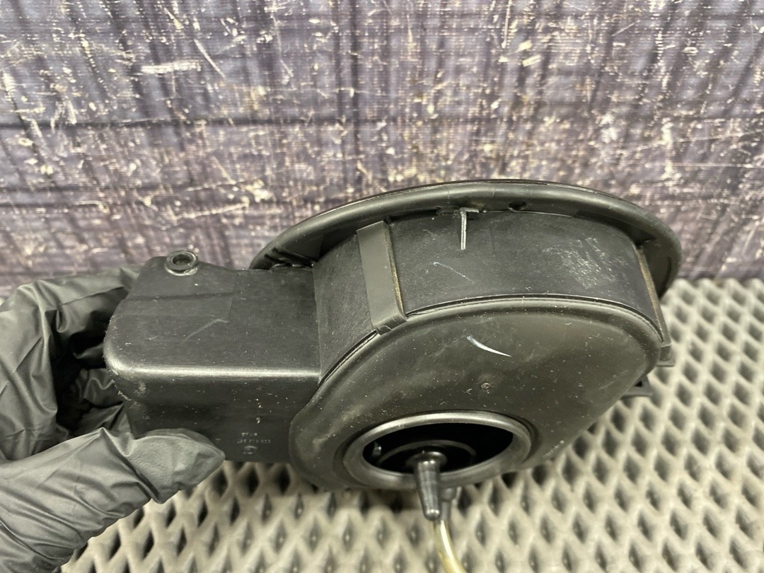 Лючок бензобака, 3360 рублей, Красноярск