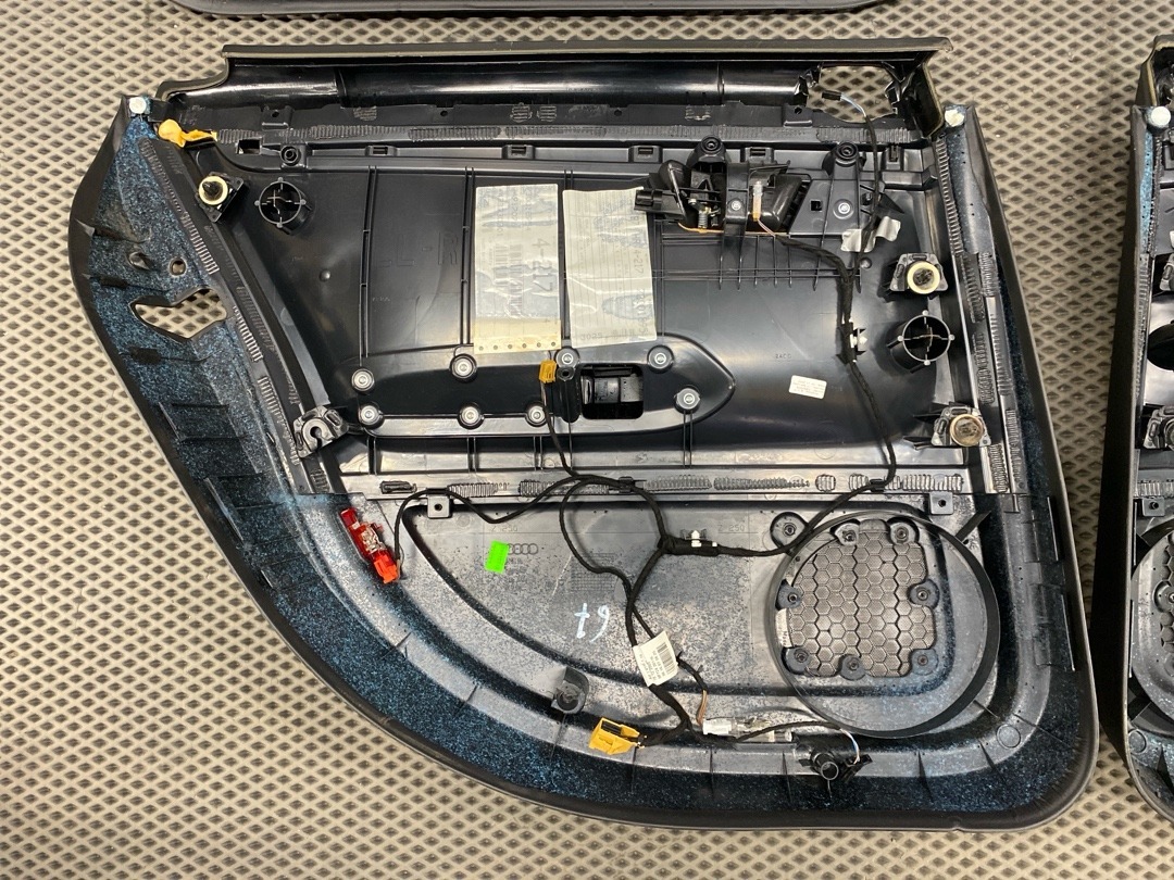 Комплект обшивок дверей, 7360 рублей, Красноярск