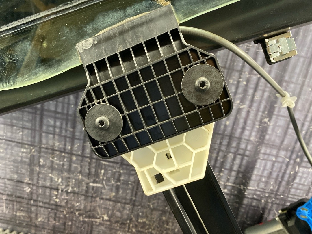 Стеклоподъемник, 2020 рублей, Красноярск