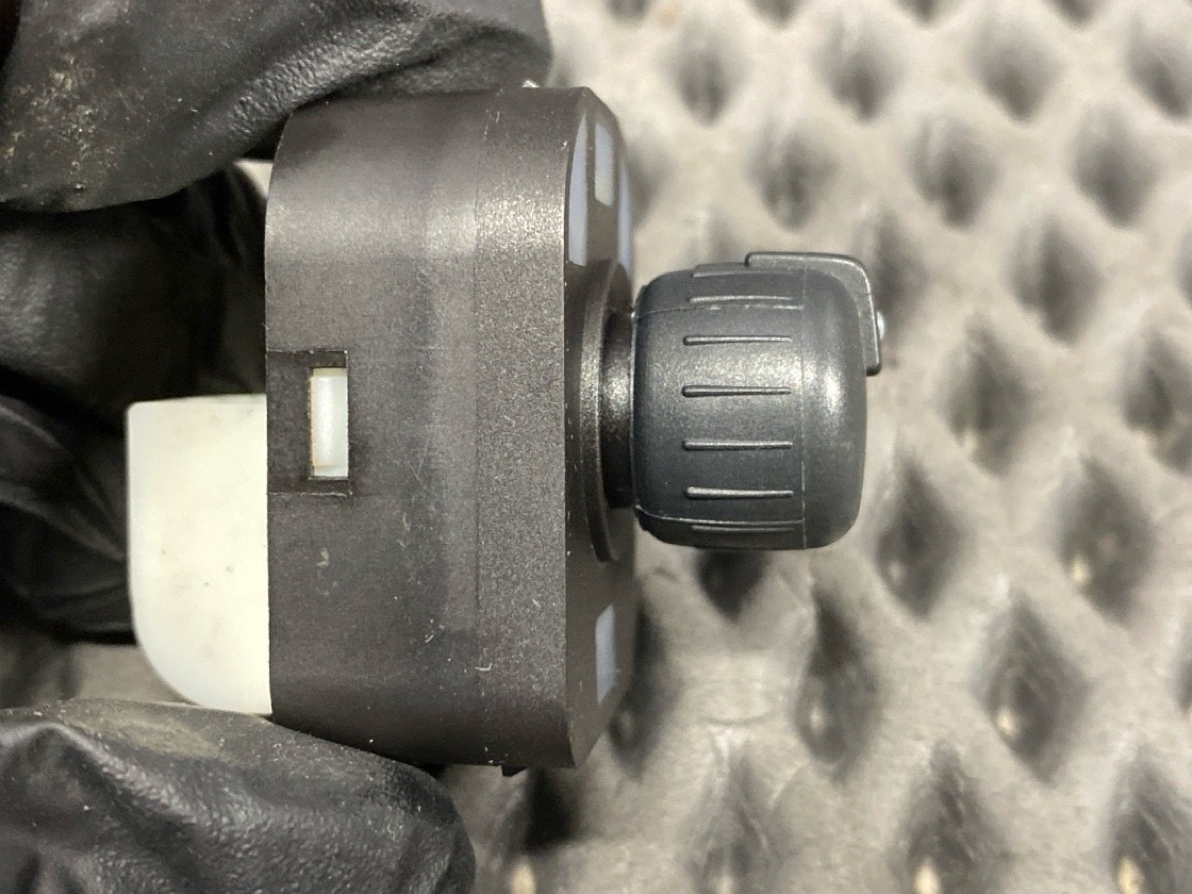 Кнопка регулировки зеркал, 1680 рублей, Красноярск