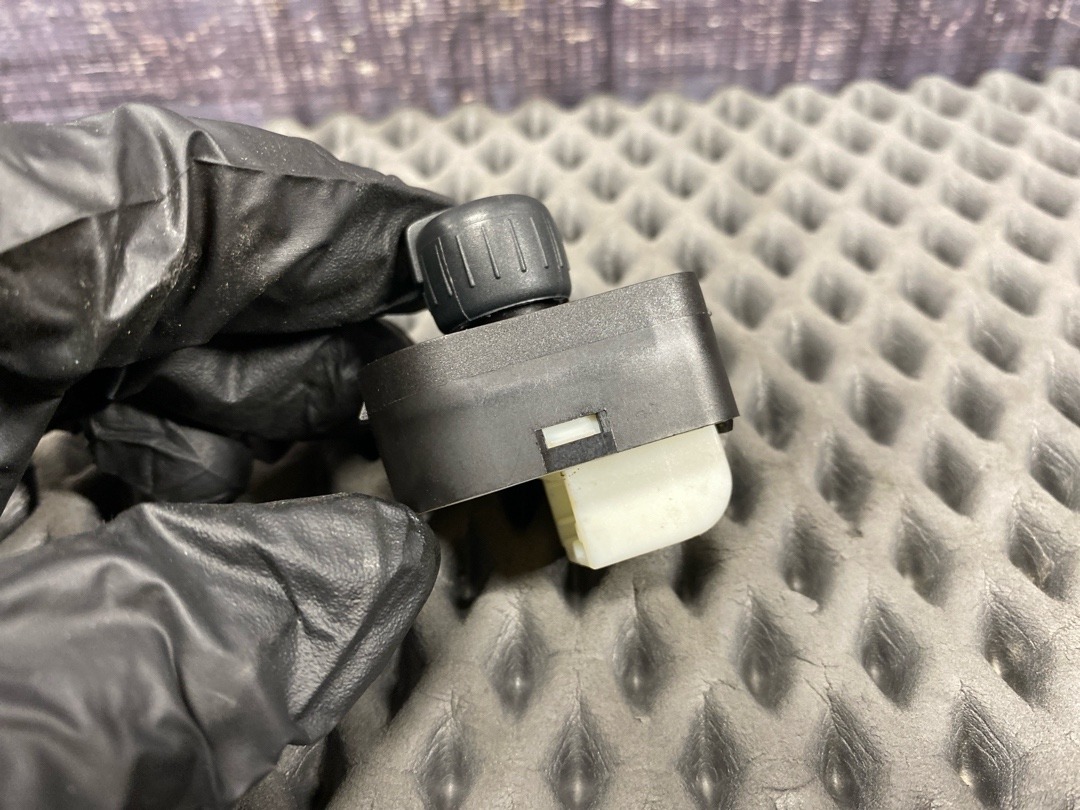 Кнопка регулировки зеркал, 1680 рублей, Красноярск