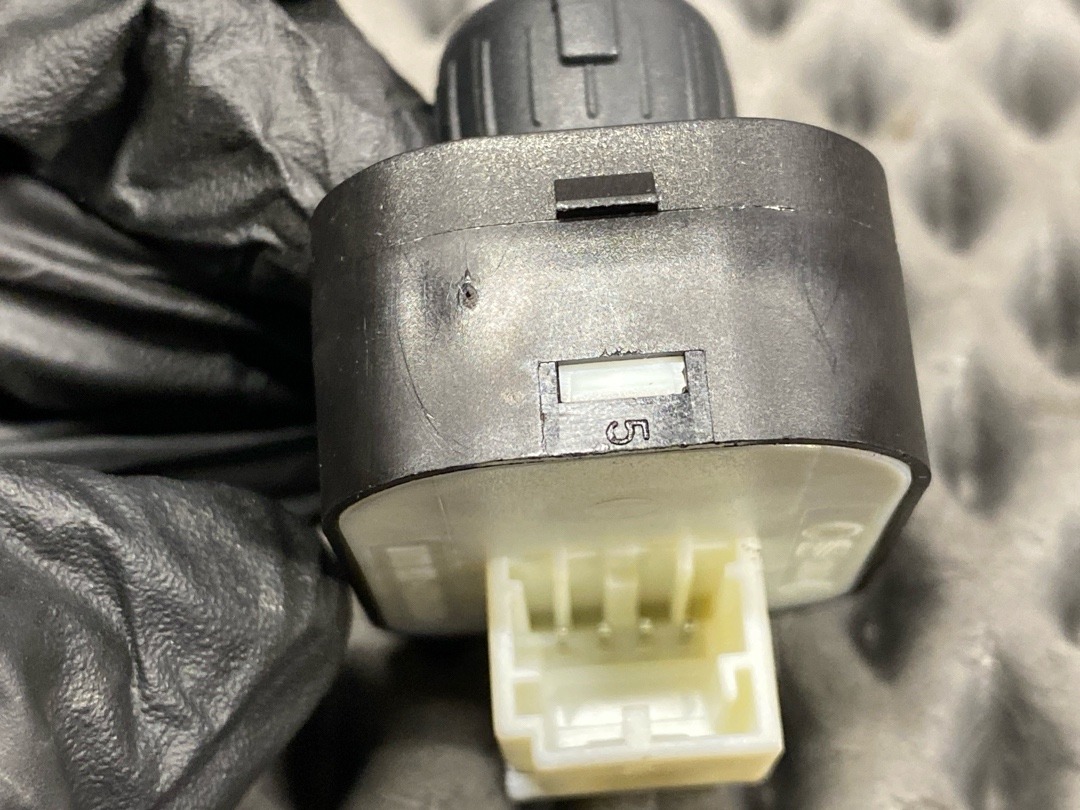 Кнопка регулировки зеркал, 1680 рублей, Красноярск