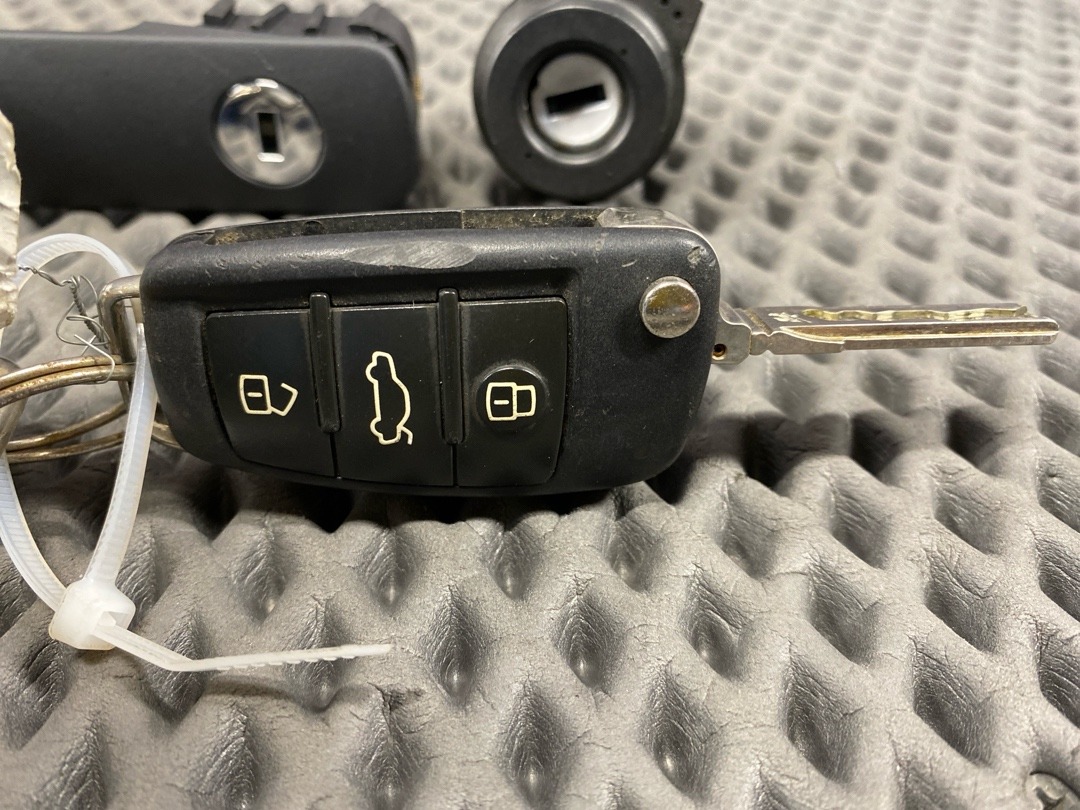 Комплект замков с ключом, 6890 рублей, Красноярск