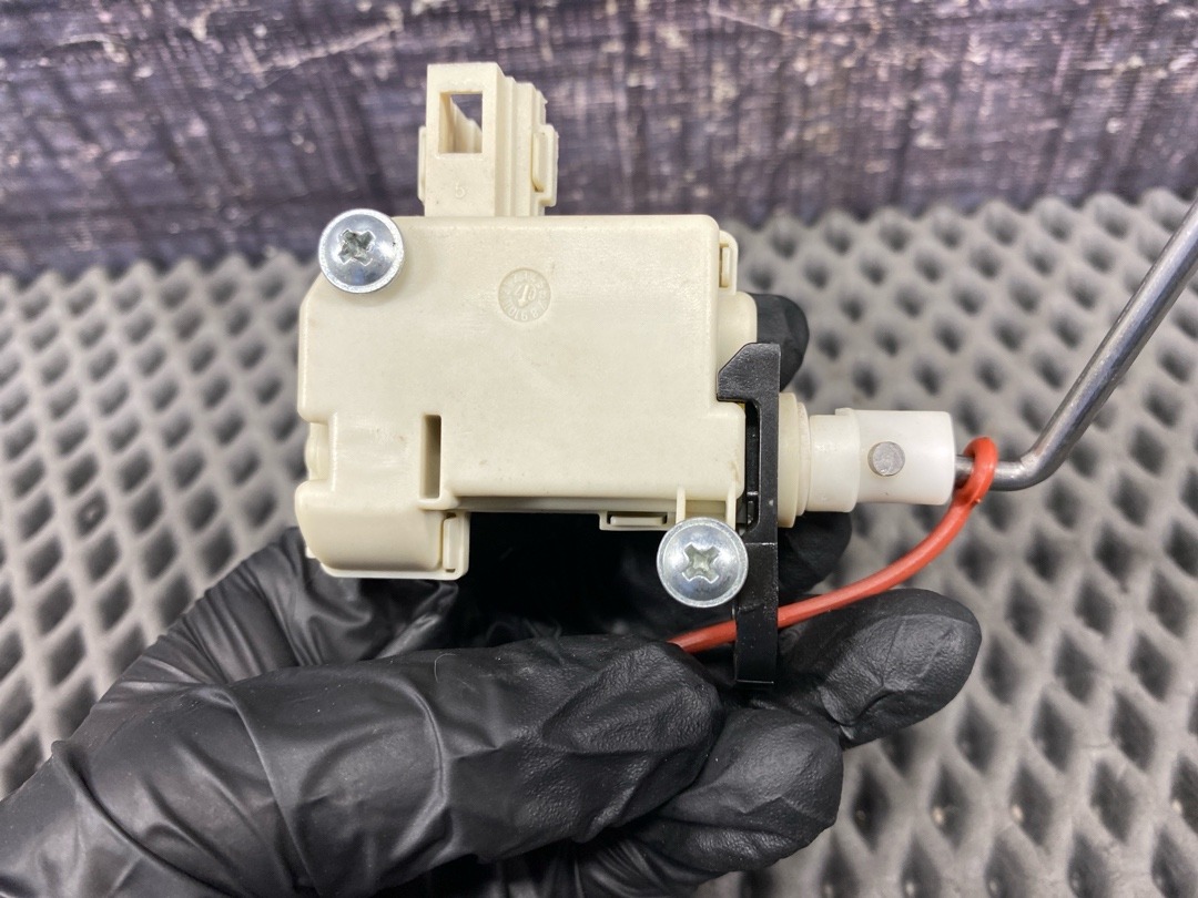 Замок лючка бензобака, 930 рублей, Красноярск