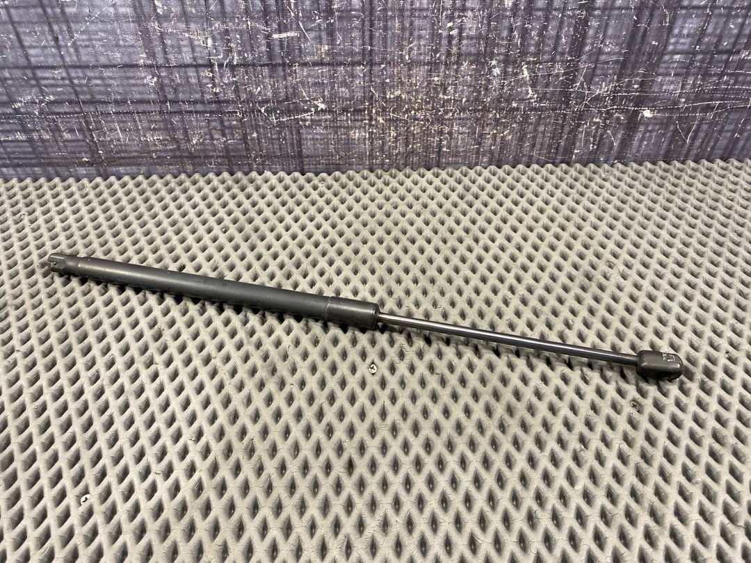 Амортизатор багажника, 650 рублей, Красноярск