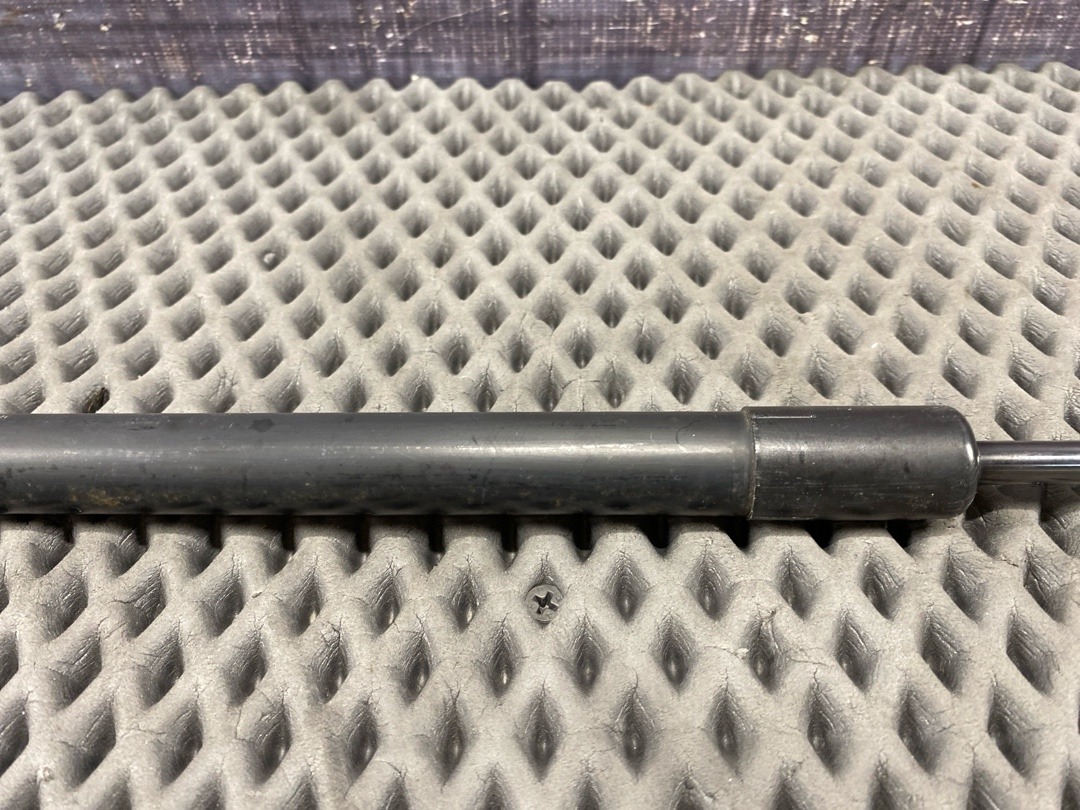 Амортизатор багажника, 650 рублей, Красноярск